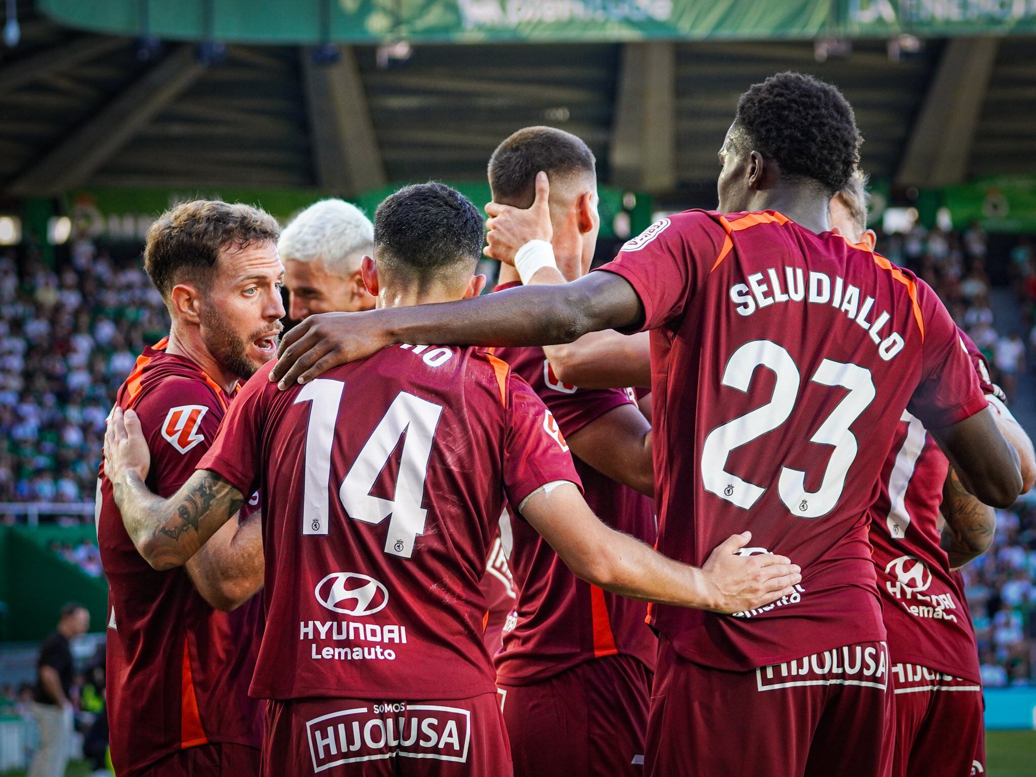 En busca de la primera victoria como local.