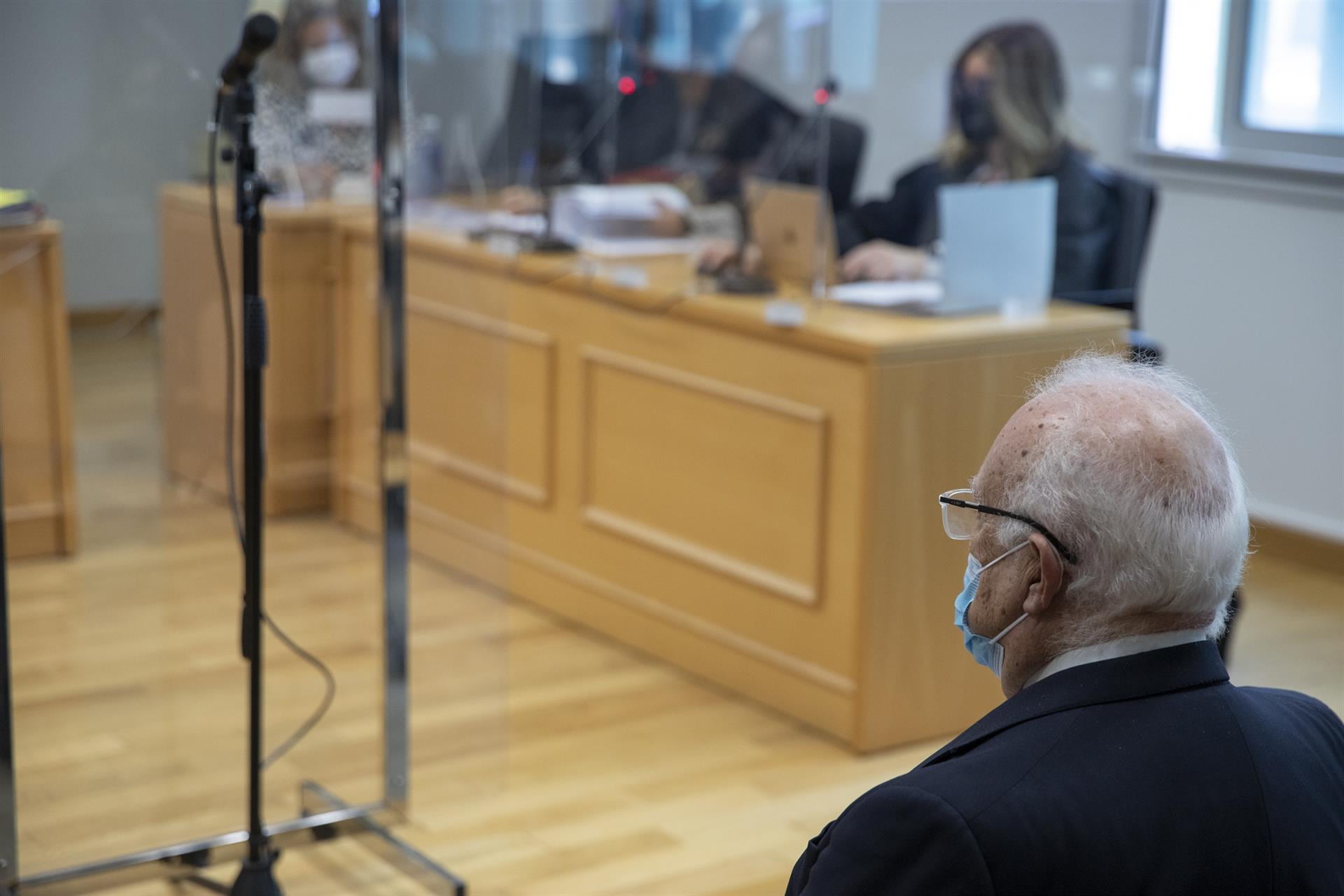 El psiquiatra hispalense Javier Criado, durante el juicio por presunto delito contra la integridad moral, en foto de archivo/María JoséLópez