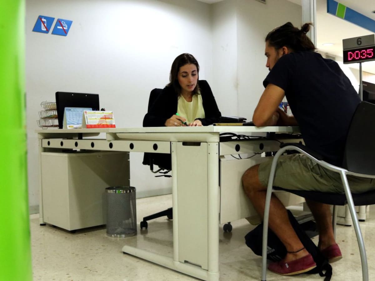 L'atur registrat baixa en 15.670 persones al juliol a Catalunya i la xifra de desocupats se situa en 469.349
