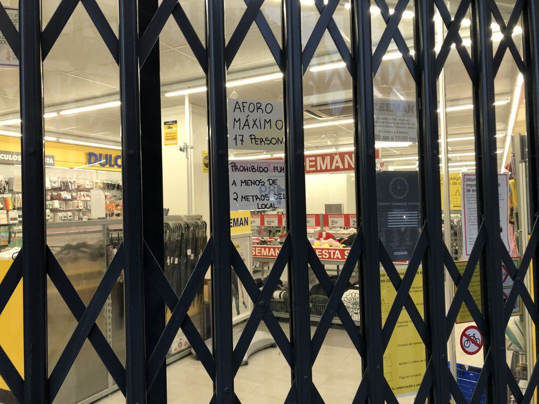 Comercios cerrados a las 18:00h en Gandia