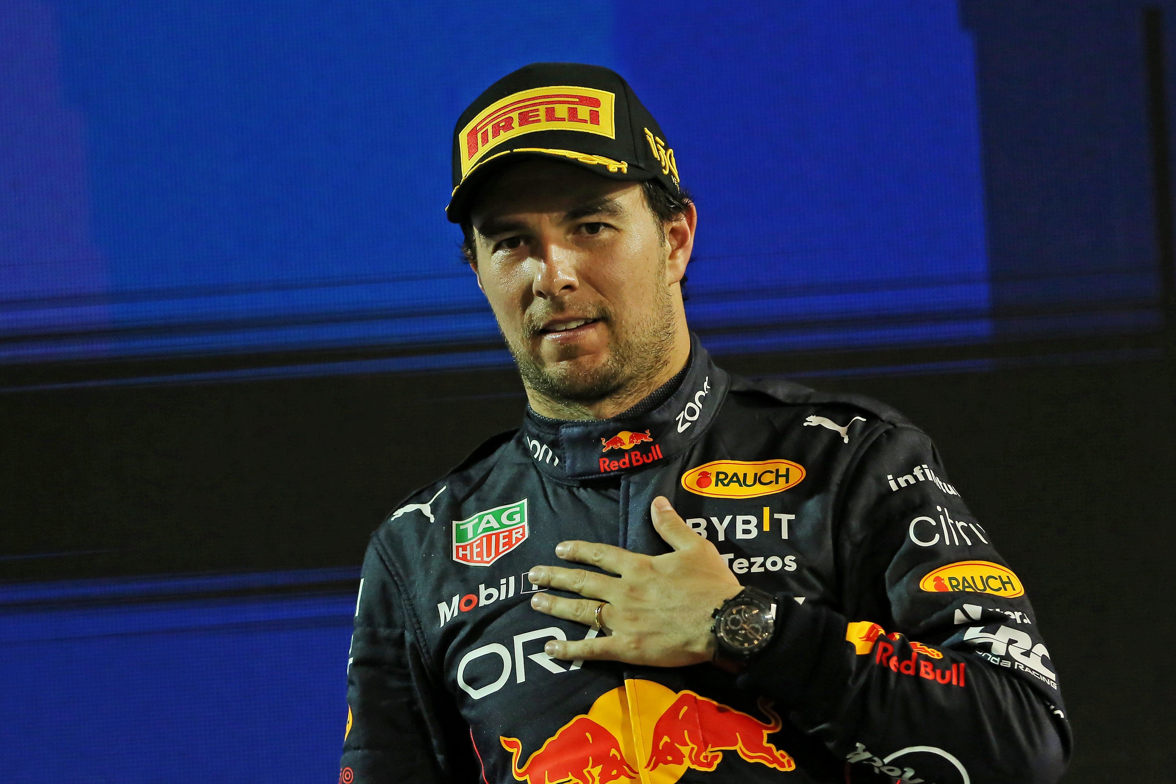 Sergio Pérez en el podio tras el GP de Abu Dabi. (Photo by Heuler Andrey/Eurasia Sport Images/Getty Images)