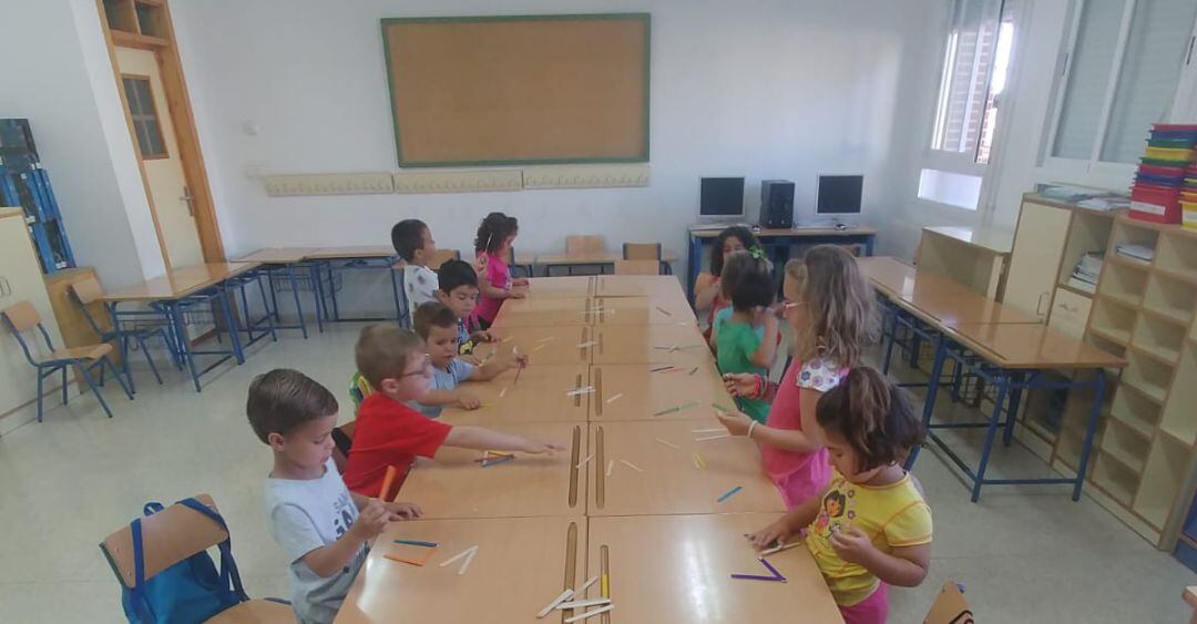 Niños en una escuela de verano.