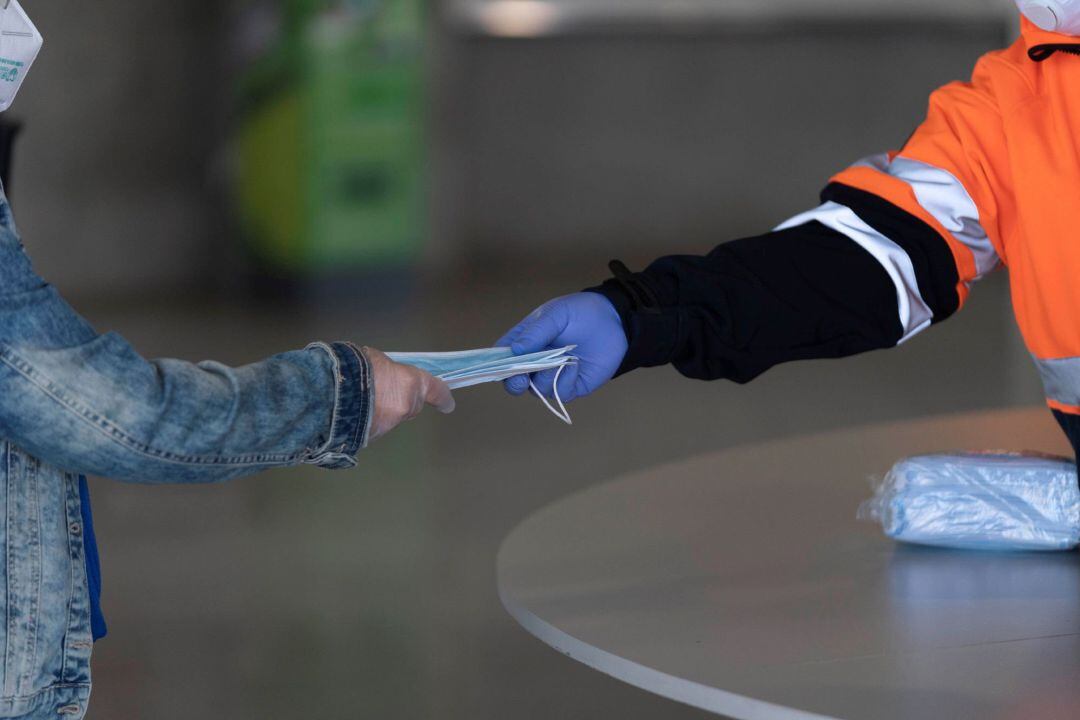 Reparto de mascarillas