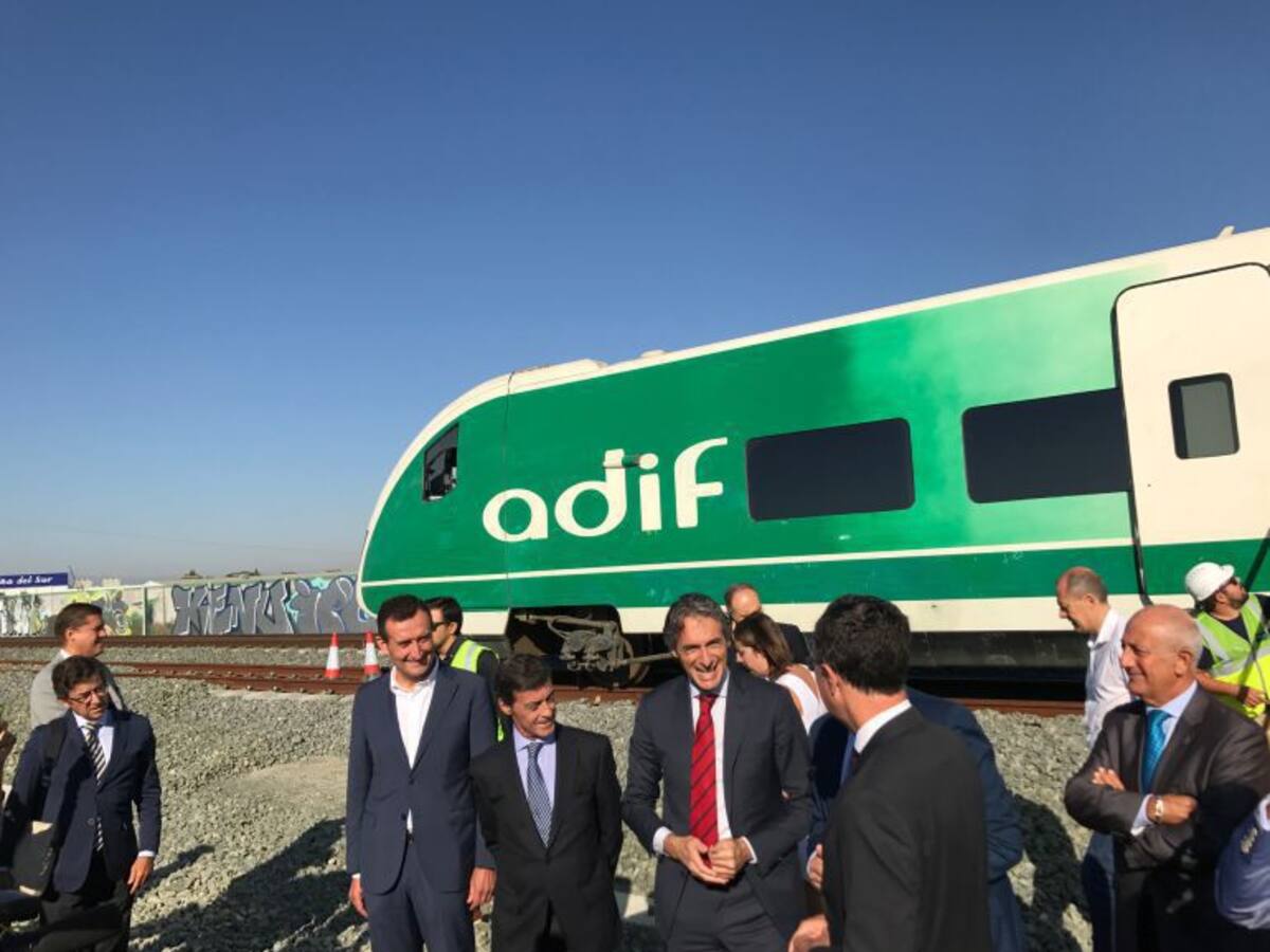 El Ayuntamiento propone a Fomento soterrar las vías de la conexión del cercanías con el AVE