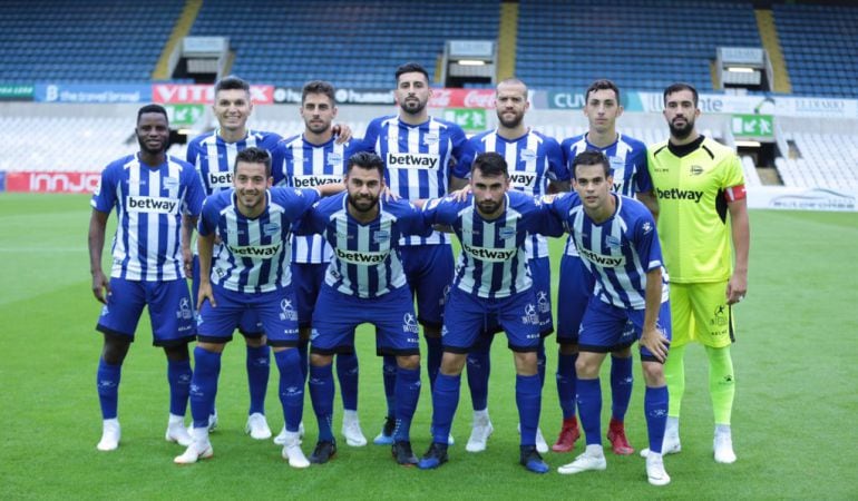 Equipo titular que formó en el primer amistoso en El Sardinero.