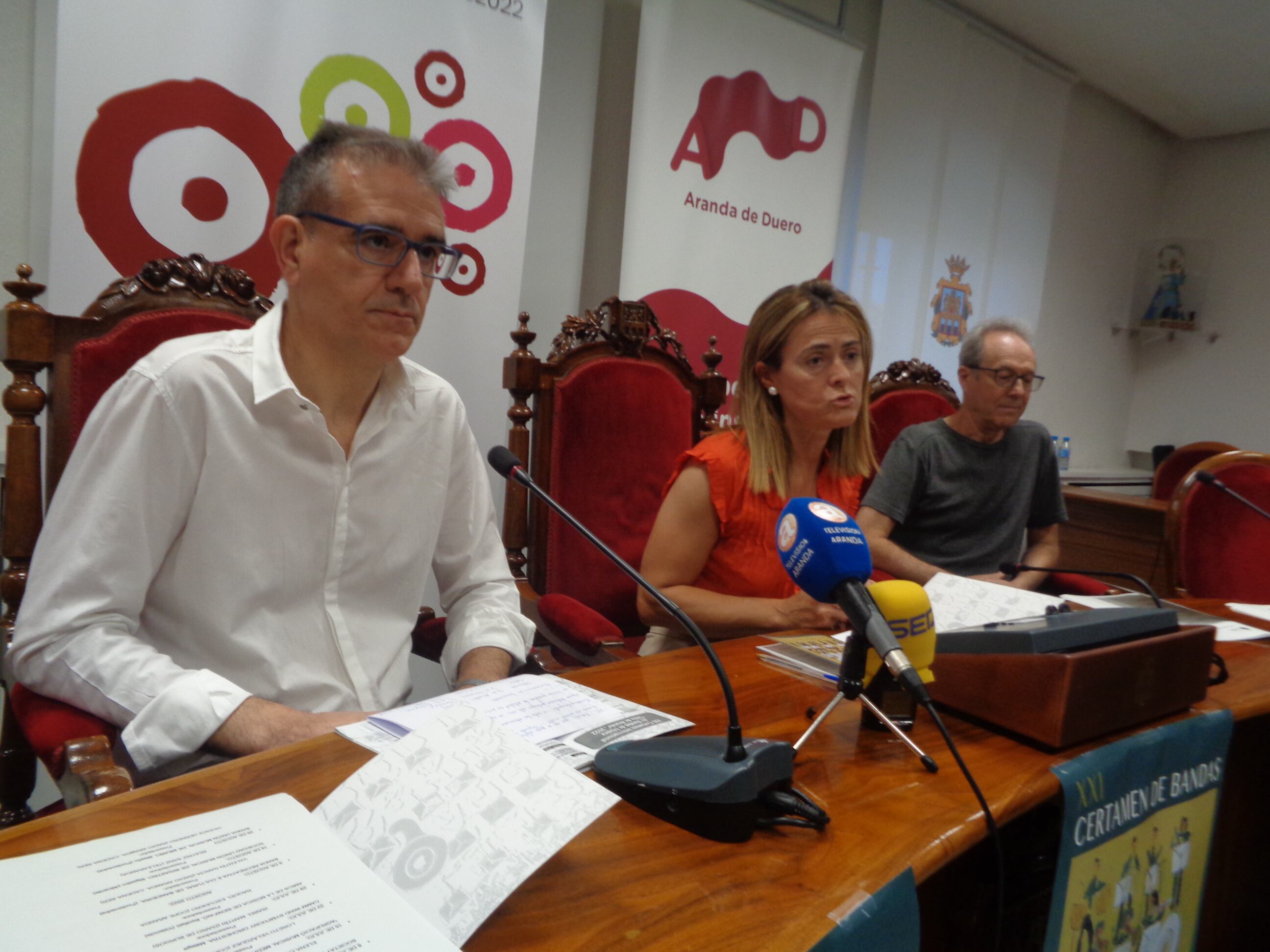 José Antonio Sänchez, en primer término, con Cristina Valderas y Victórico Javier Domingo