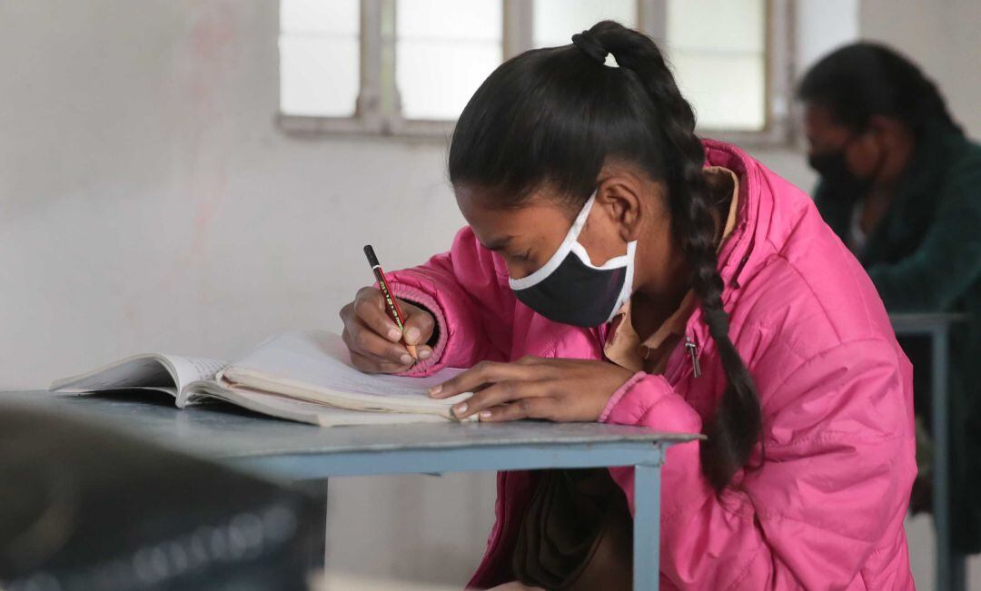 Muchos alumnos no tienen acceso a internet para hacer las tareas en pandemia porque sus padres no tienen recursos 