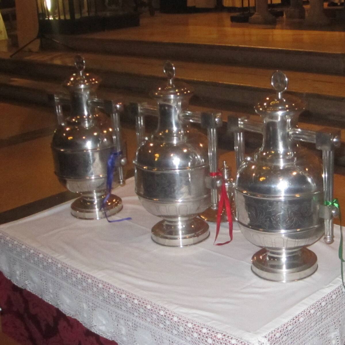 La consagración de óleos y la procesión de las "Lágrimas de María", en la Semana Santa de Barbastro