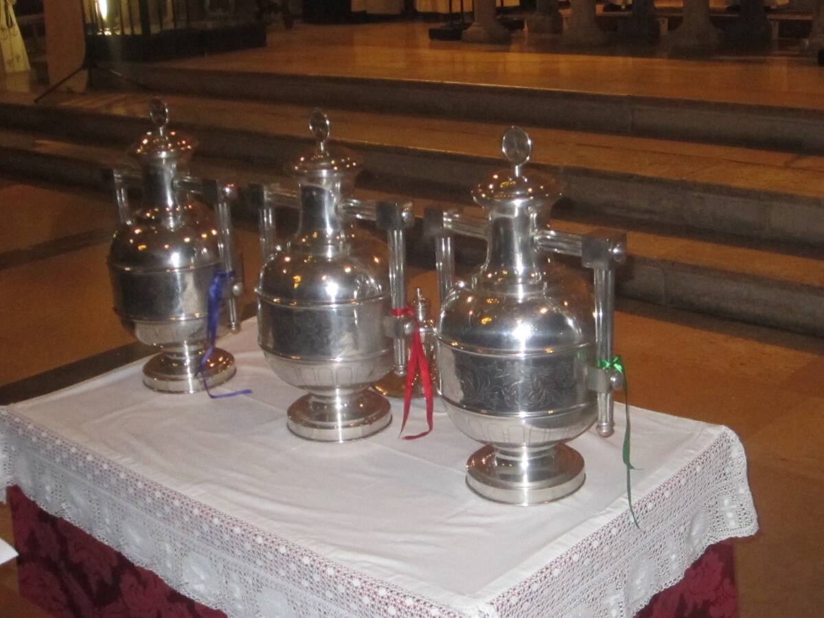La consagración de óleos y la procesión de las "Lágrimas de María", en la Semana Santa de Barbastro