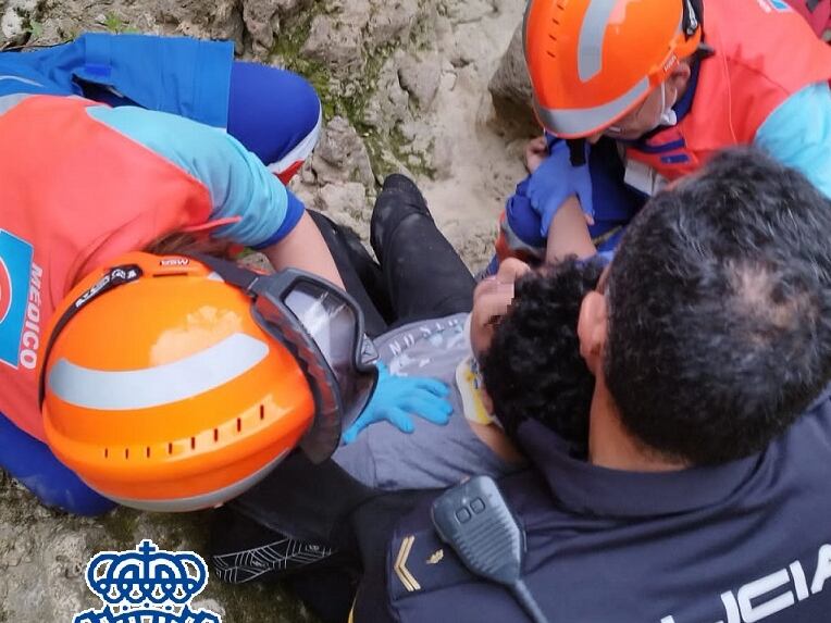Un momento del rescate en Ronda (Málaga)