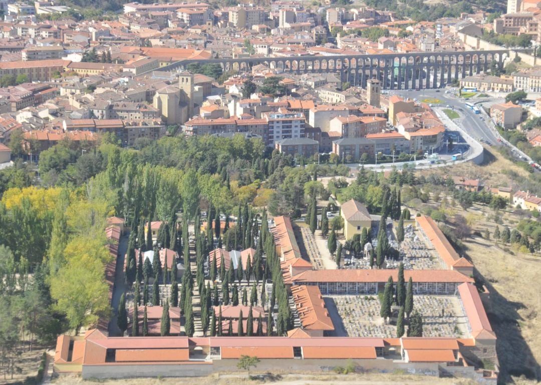 Vista aérea del cementerio municipal de Segovia