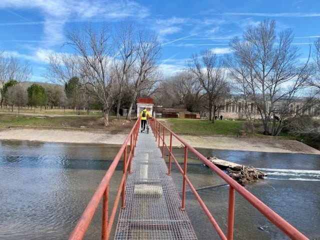 Paracuellos denuncia la retirada del único puente para cruzar al otro lado del río Jarama a su paso por el municipio