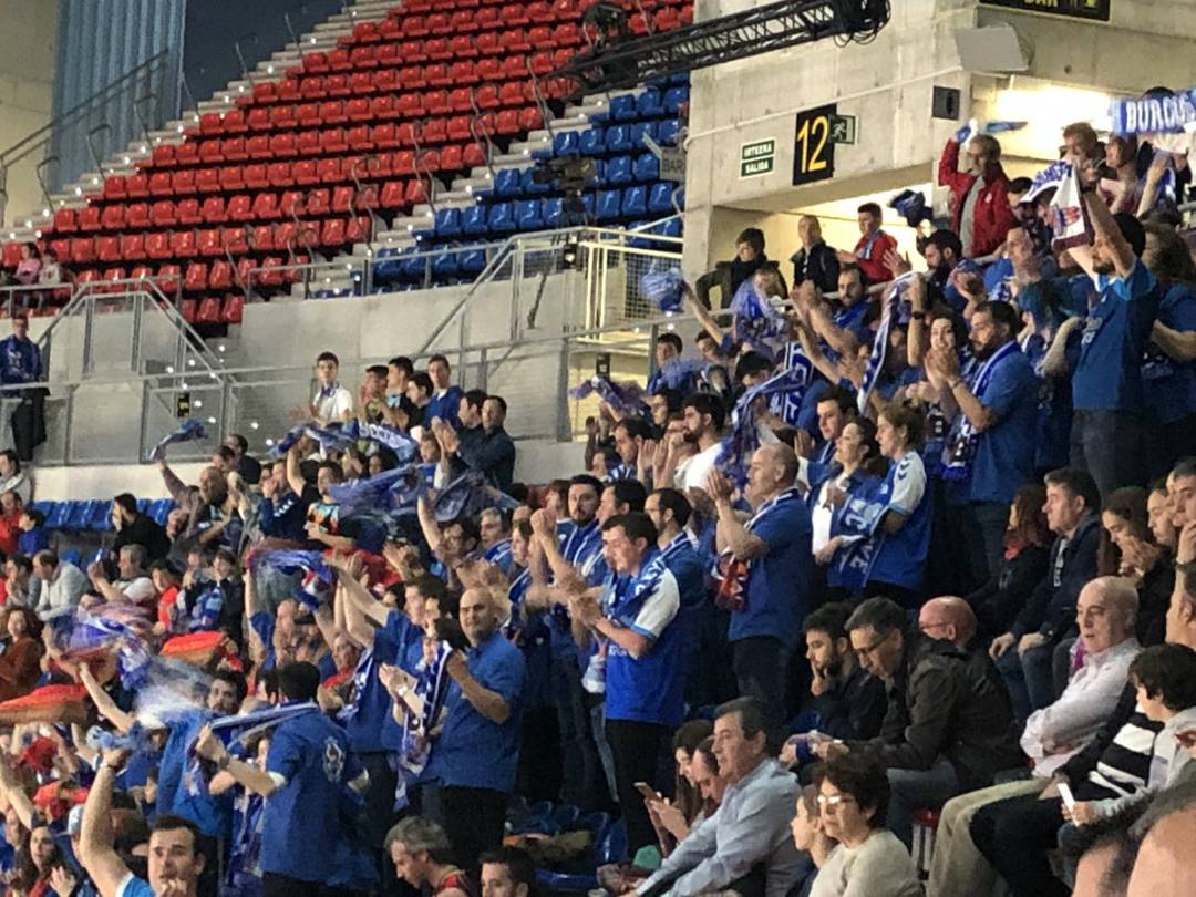 Afición burgalesa en el Buesa Arena.