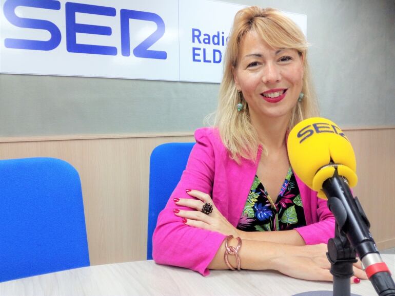 Esther Rodríguez, responsable de eventos, en Radio Elda