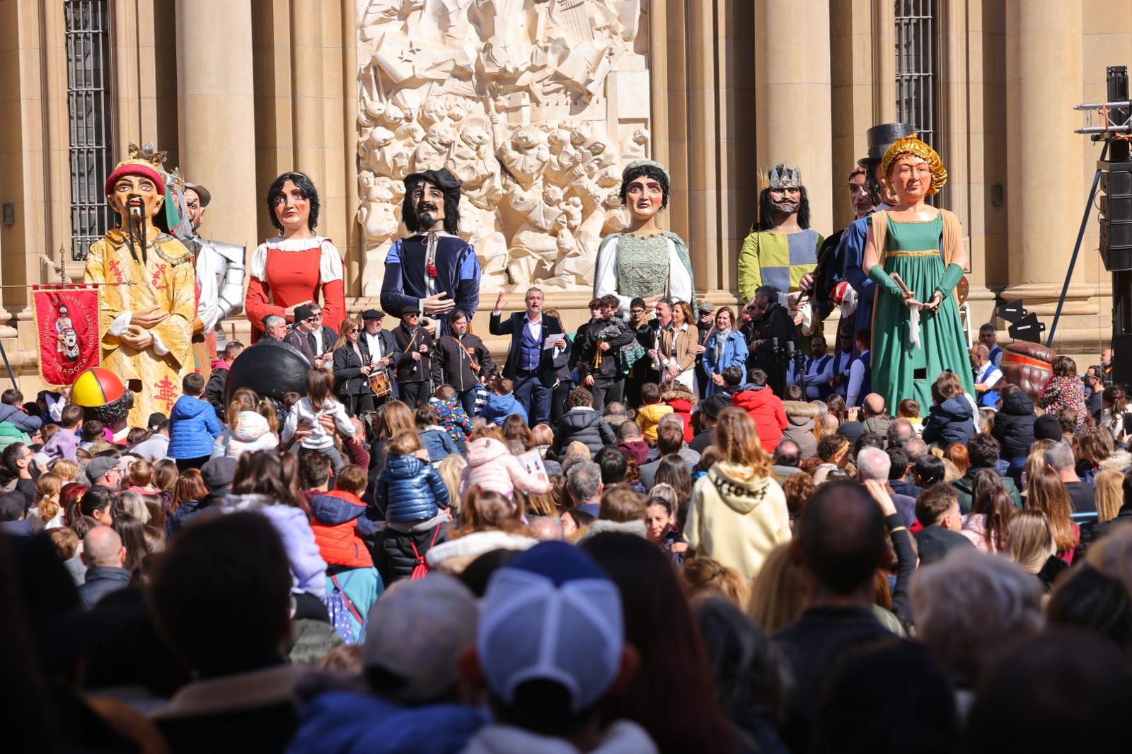 Comparsa de Gigantes y Cabezudos de Zaragoza