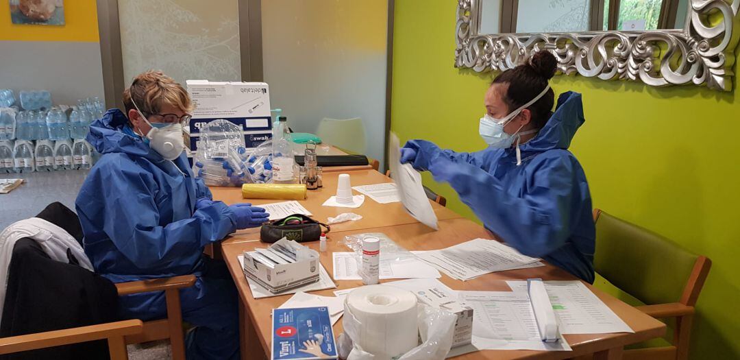 Material per a tests ràpids a la residència de la Fuliola