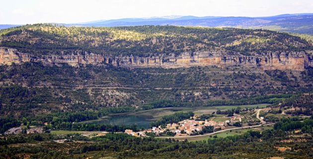 Vistas del pueblo de Uña desde el mirador.