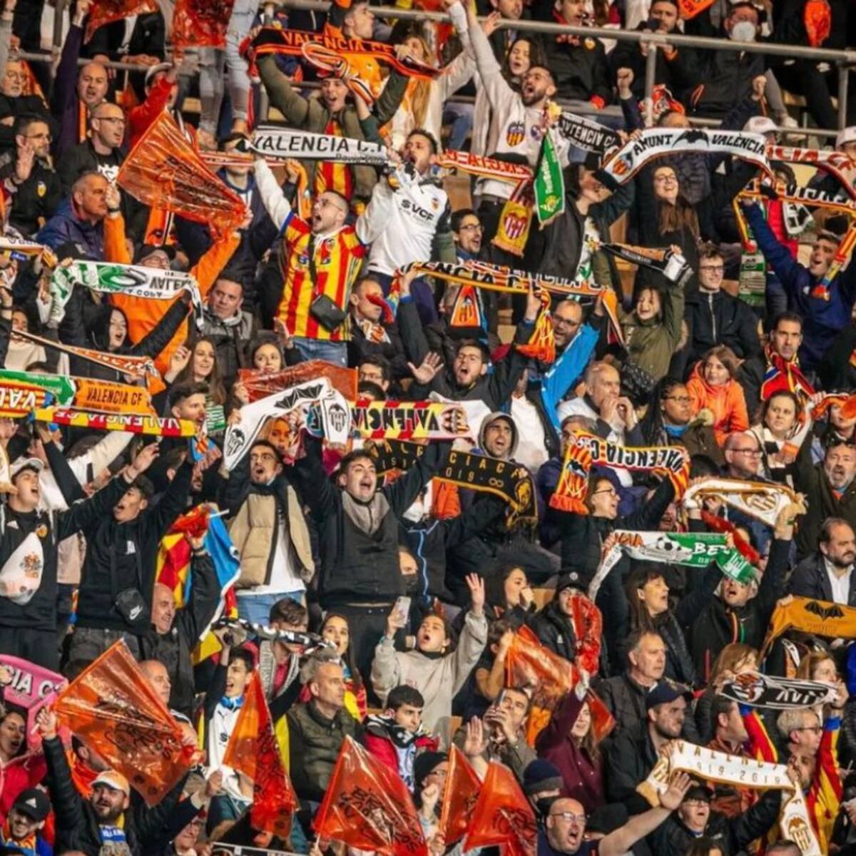 Invasión valencianista para ganar una bola extra en el Martínez Valero