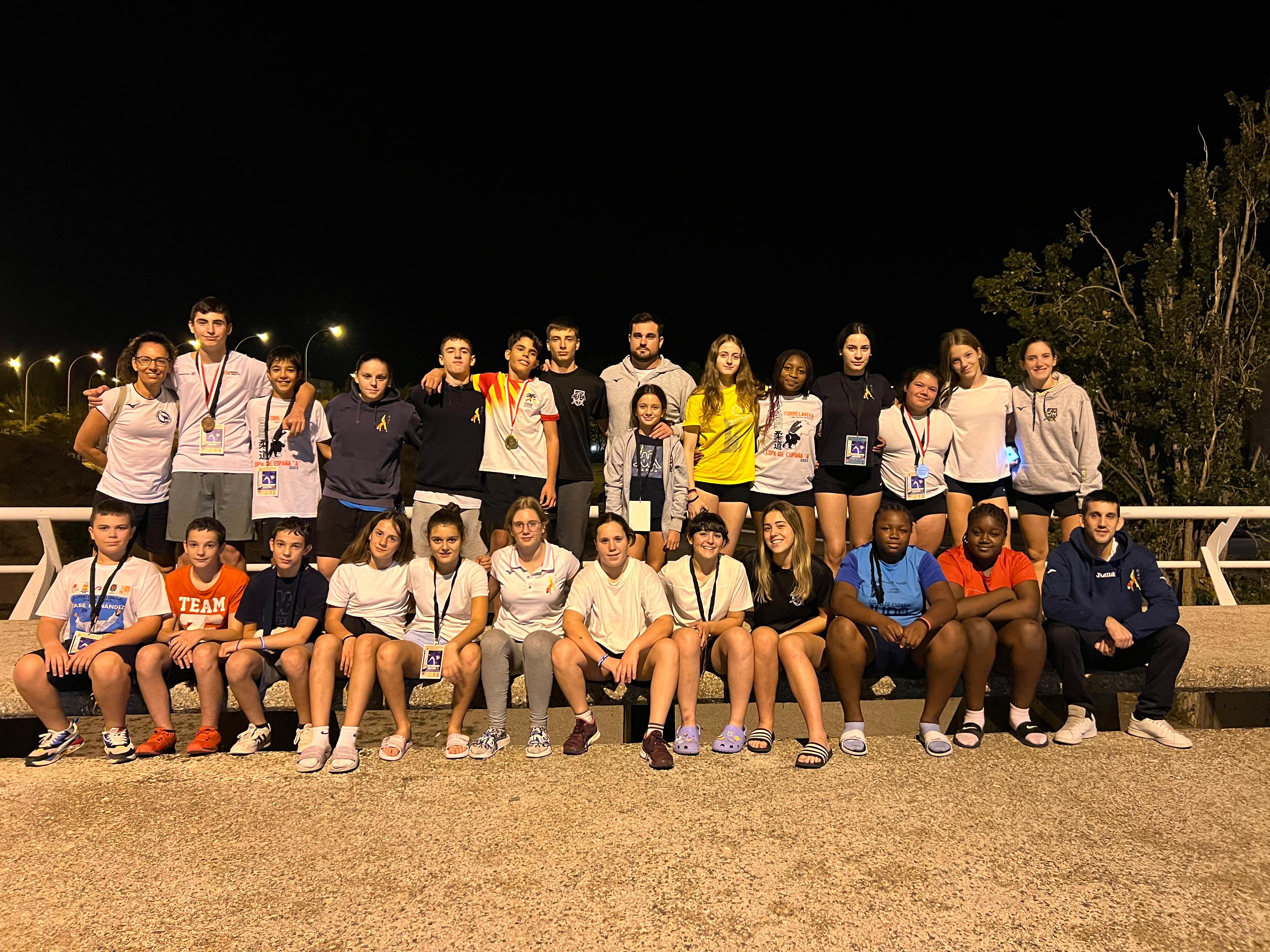 Representantes de la Asociación Judo Altoaragón