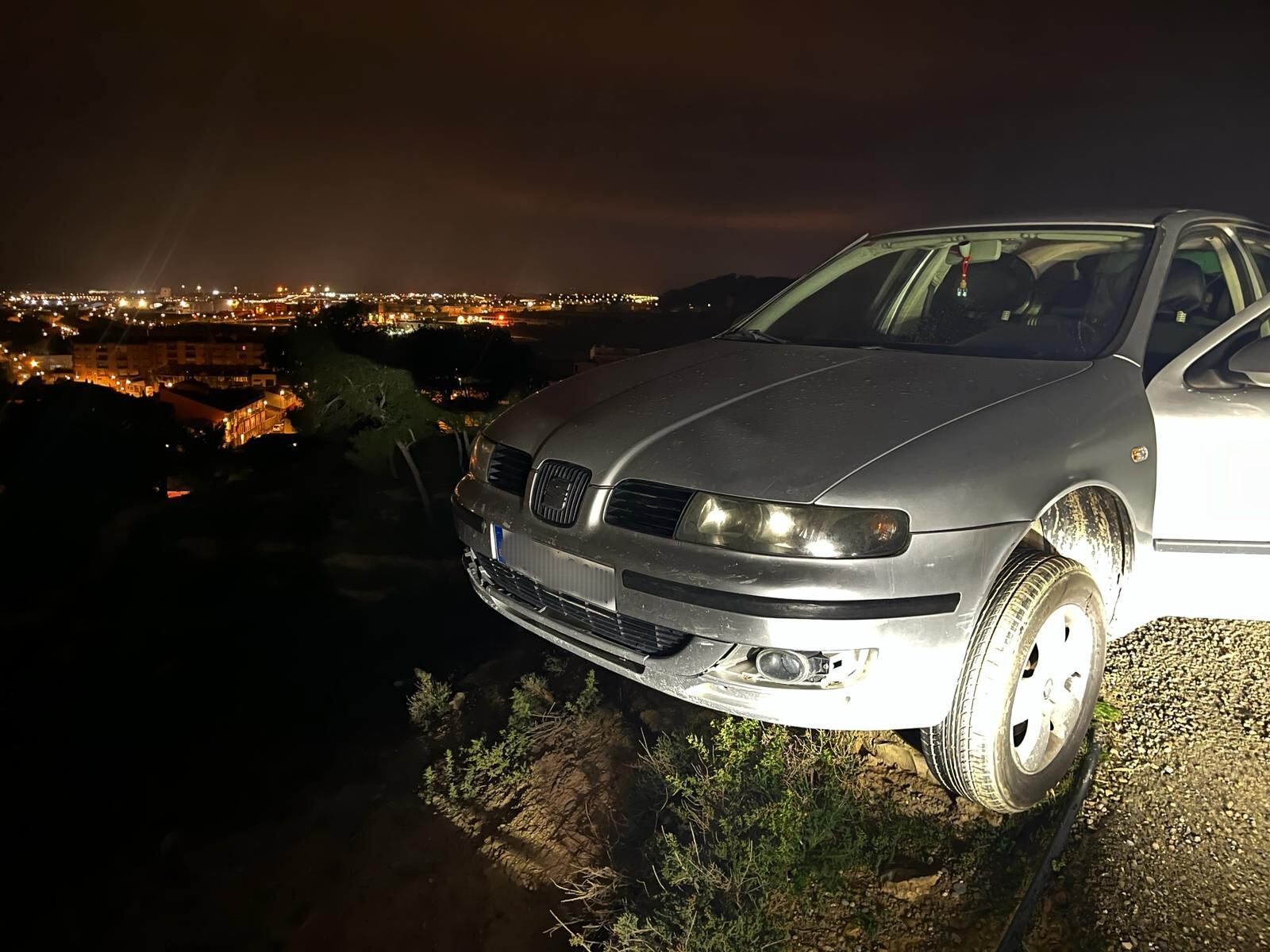 Queda con el coche suspendido en el corazón de Jesús en Tudela y da positivo en alcohol