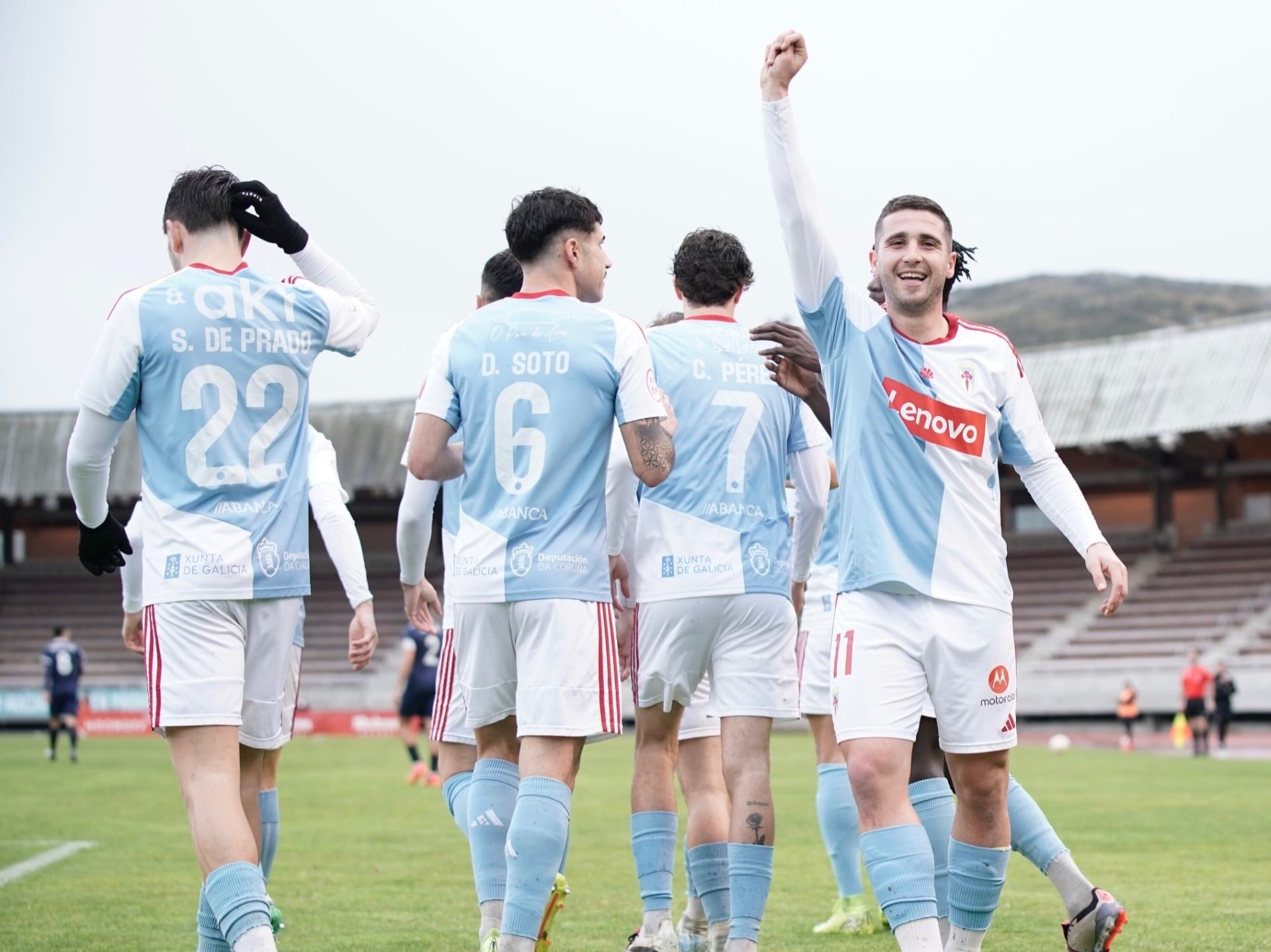 Markitos celebra junto con sus compañeros el gol que le marcó al Marino