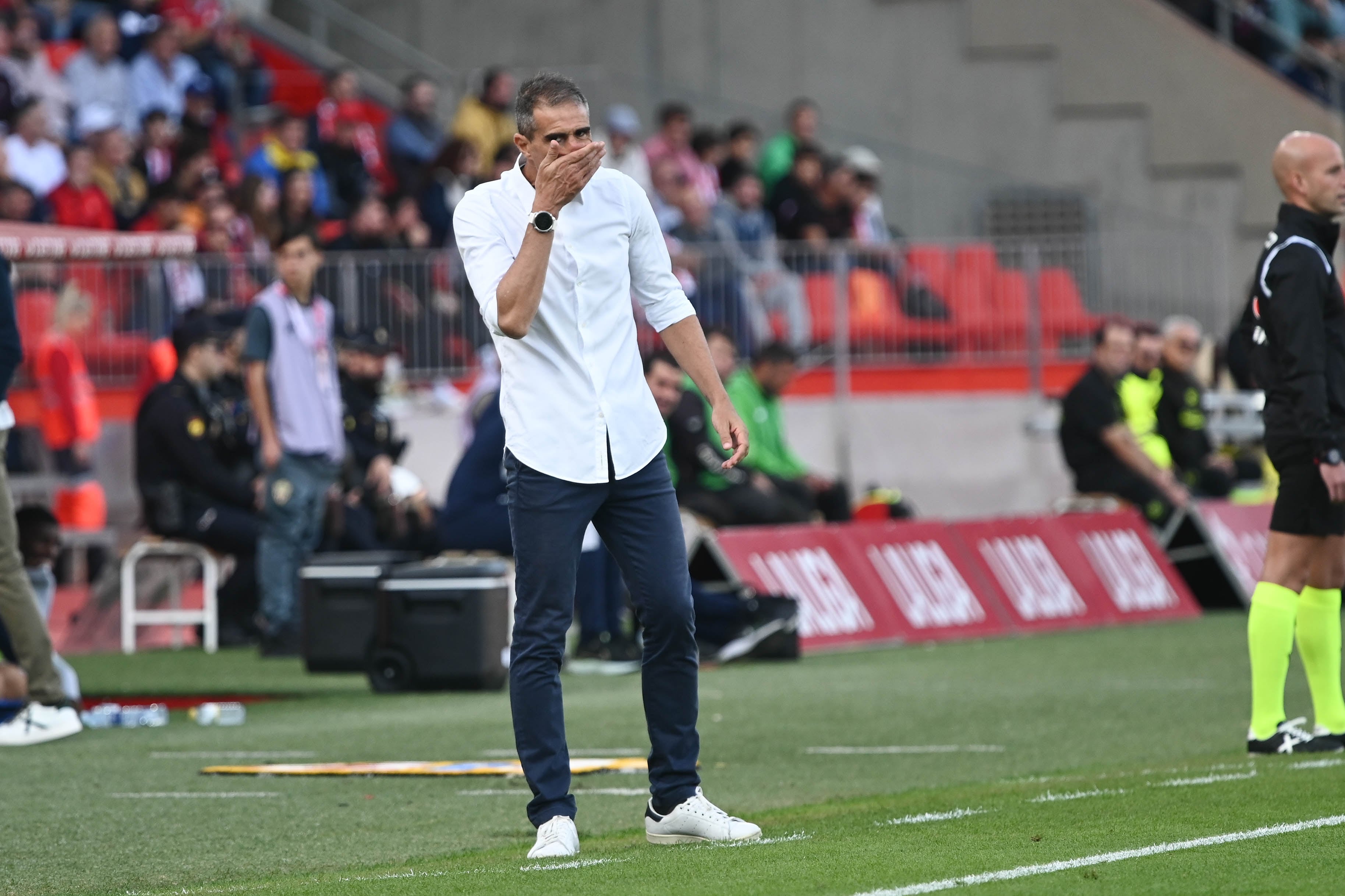 El que tiene boca se equivoca y en boca cerrada...