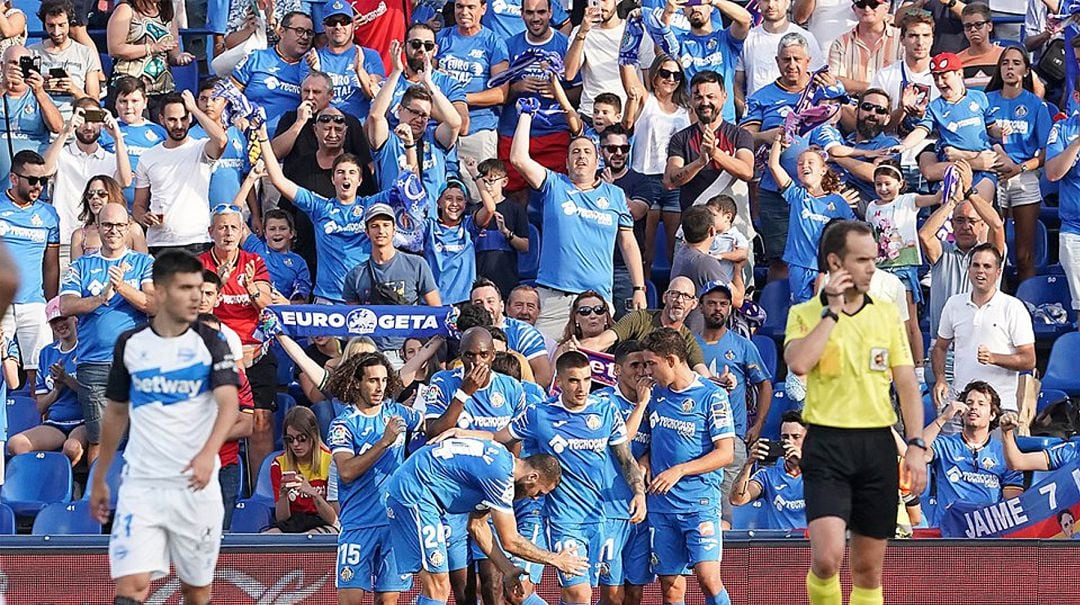 Los jugadores azulones celebran el gol frente al Deportivo Alavés de esta temporada.