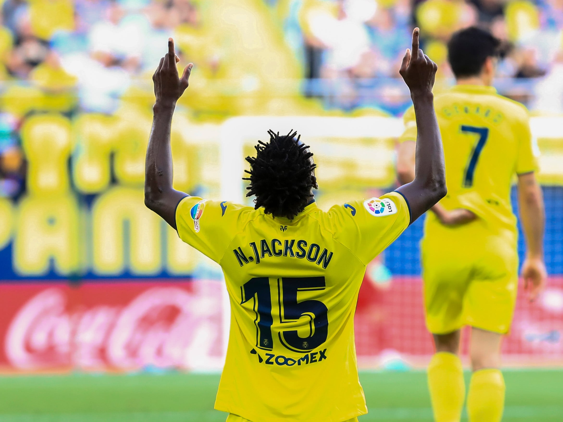 VILLARREAL (CASTELLÓN), 24/05/2023.- El delantero senegalés del Villarreal Nicolas Jackson celebra el gol conseguido ante el Cádiz durante el partido de LaLiga disputado en el estadio de La Cerámica. EFE/Domenech Castelló
