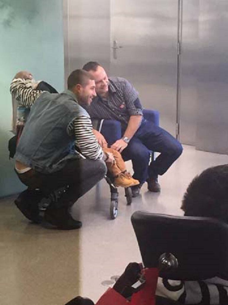 Sergio Roque, con su padre Juan Carlos y Sergio Ramos