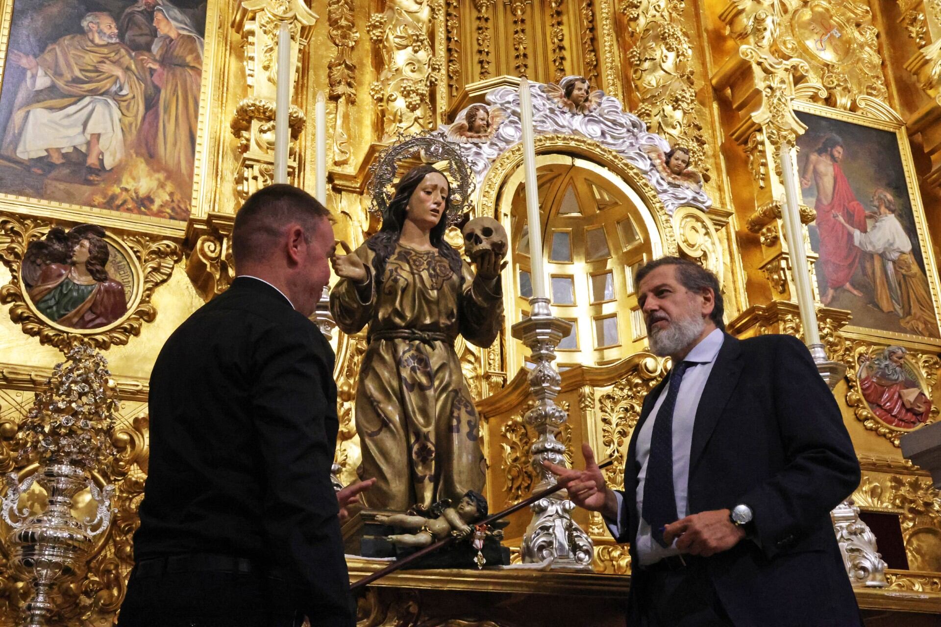 Santa María Magdalena de Mengíbar, patrona de la ciudad, antes de su restauración.
