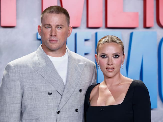MADRID, 11/07/2024.- La actriz estadounidense Scarlett Johansson y el actor de la misma nacionalidad Channing Tatum posan en el photocall del estreno de la película Fly me to the Moon, este jueves en el Matadero, en Madrid. EFE/ Daniel Gónzalez
