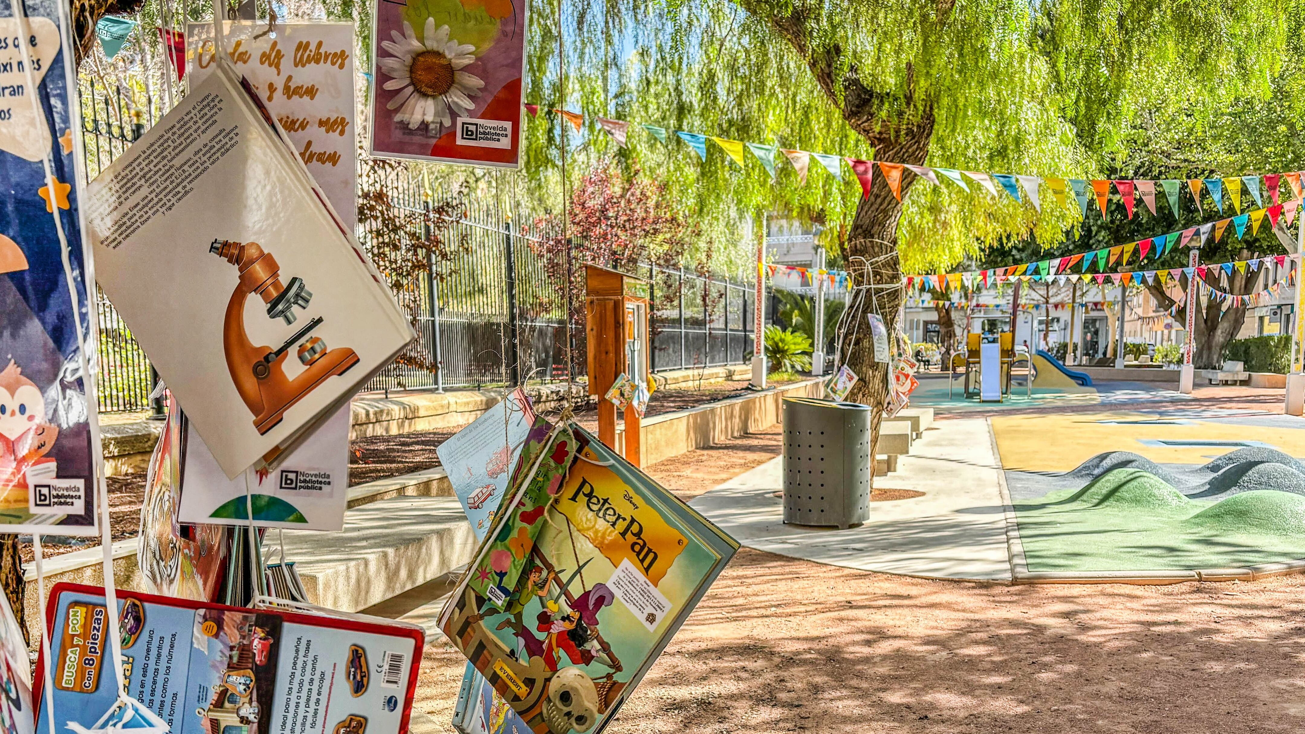 El parque Félix Rodríguez de la Fuente ha acogido una serie de actividades que ha reunido a un centenar de niños