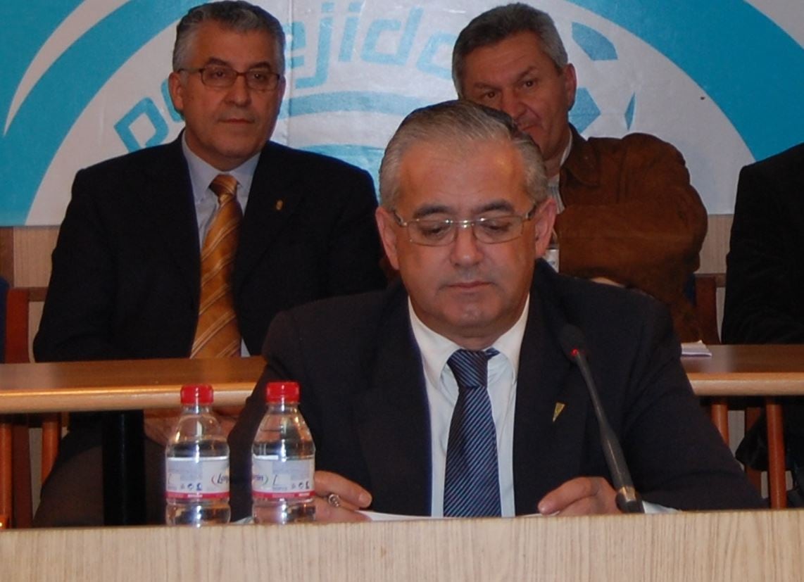 Gabriel Hidalgo en la junta de accionistas del Poli Ejido.