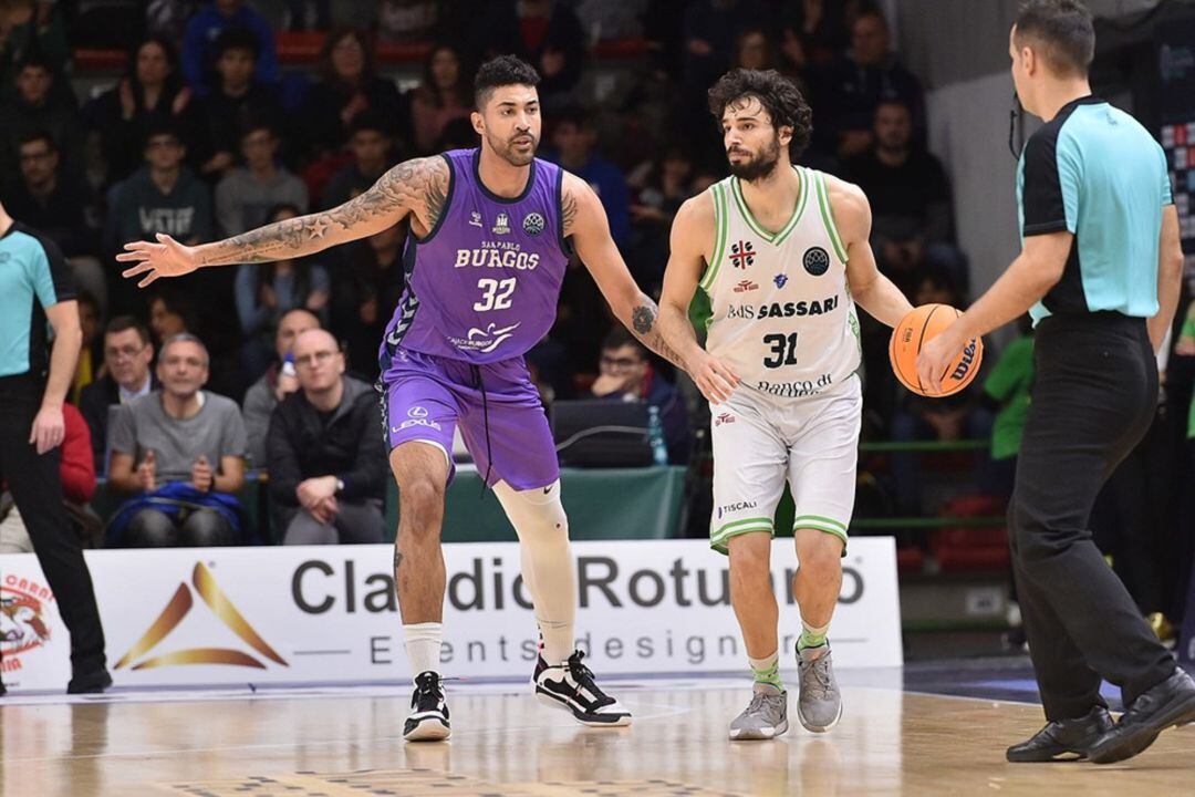 Augusto Lima y Michele Vitali en el partido de ida celebrado en Cerdeña