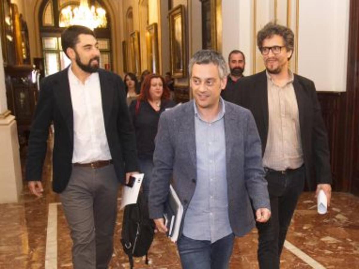 El pleno rechaza el pago de 1,3 millones para basuras y bibliotecas