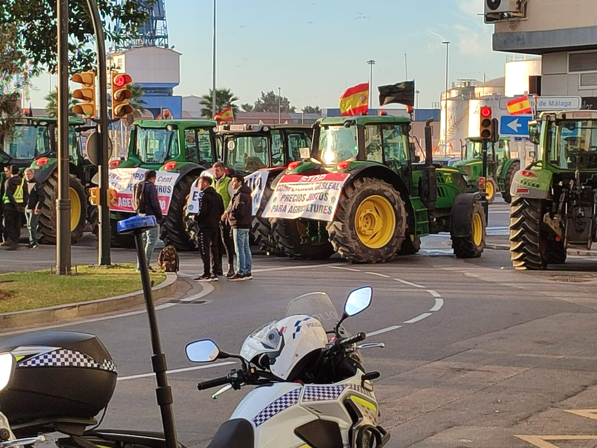 Tractorada este mañana a las puertas del puerto de Málaga