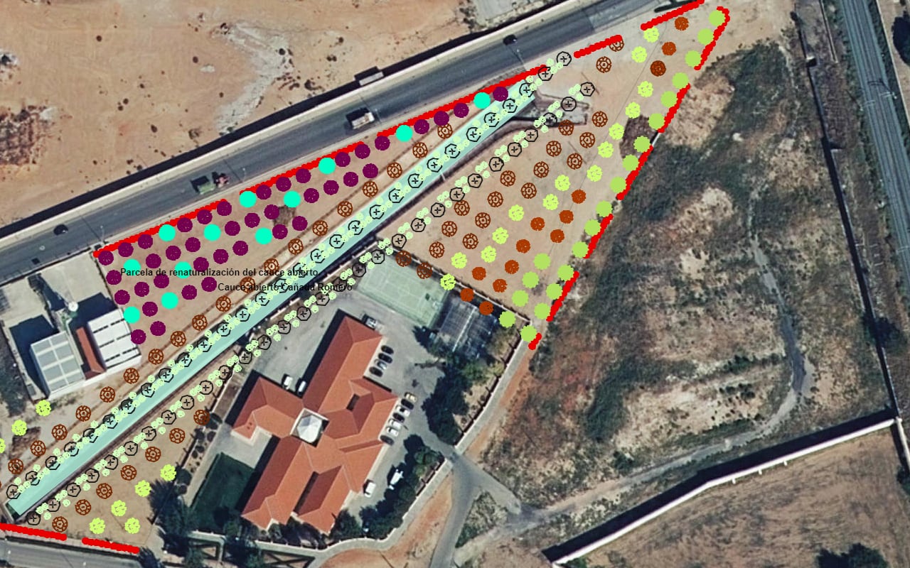 Imagen de la renaturalización de parte del cauce abierto de la Cañada Romero de Valdepeñas (Ciudad Real), junto a la sede de AFAD Valdepeñas