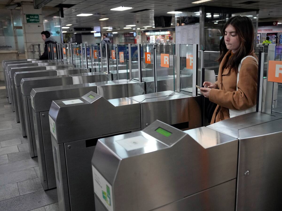Rodalies suspèn tot el seu servei fins que es garanteixi la seguretat després d’haver-lo interromput parcialment aquest dissabte