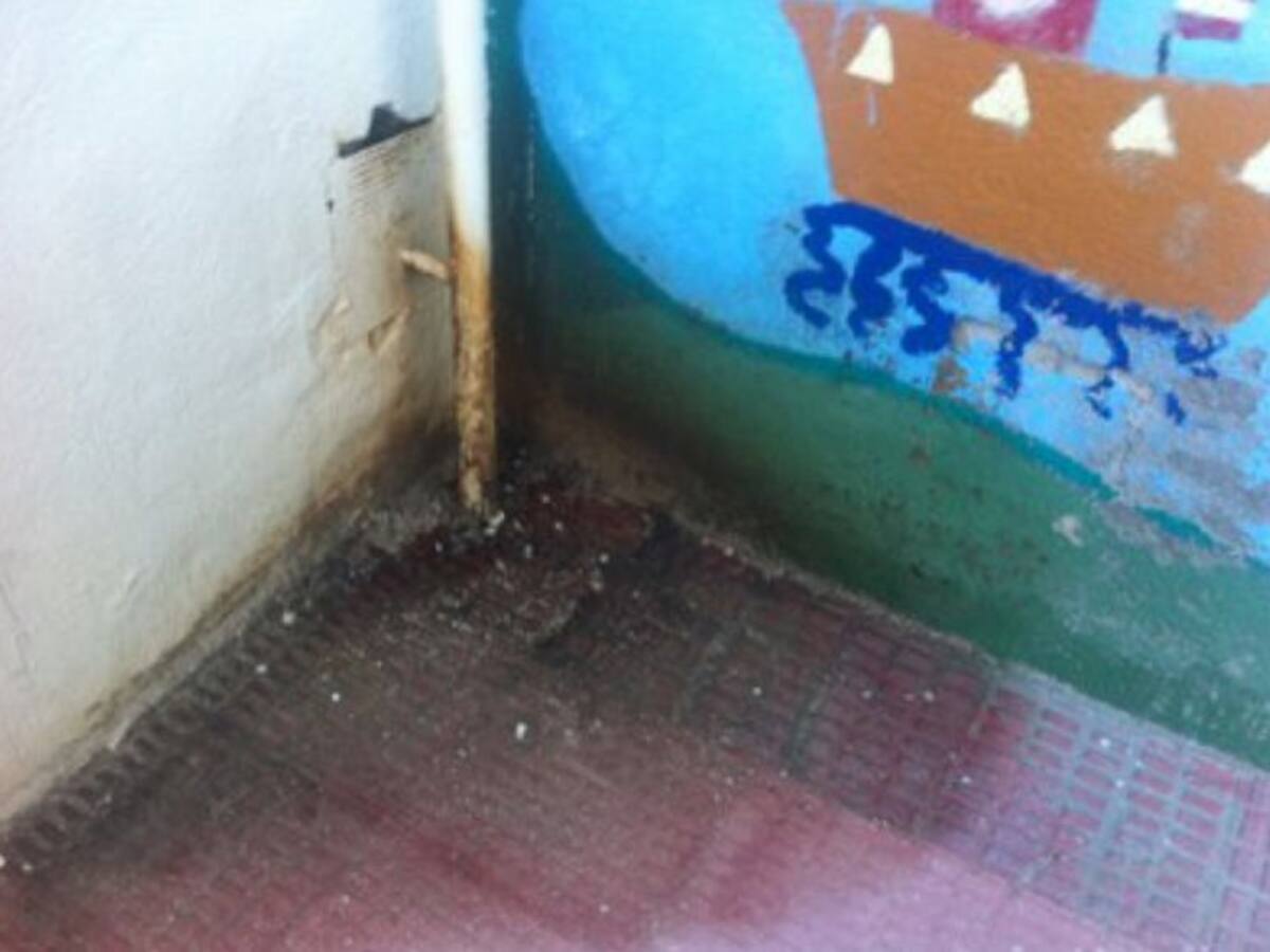 Los padres del colegio en mal estado denuncian que el depósito de combustible nunca ha pasado una inspección