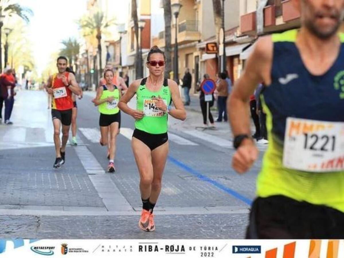 Pilar Rubio (Club Atletismo Elda), tercera en la Media Maratón de Ribarroja del Turia