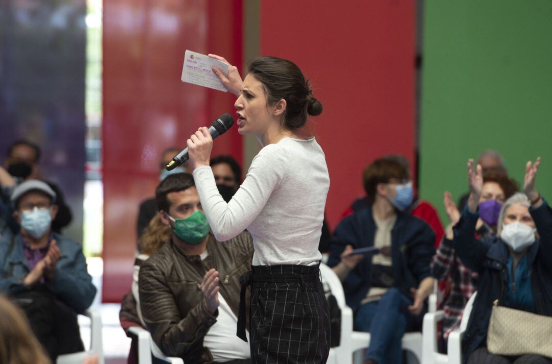 La ministra de Igualdad, Irene Montero durante un acto del partido en el Polideportivo municipal Cerro Buenavista de Getafe,el pasado 27 de abril.