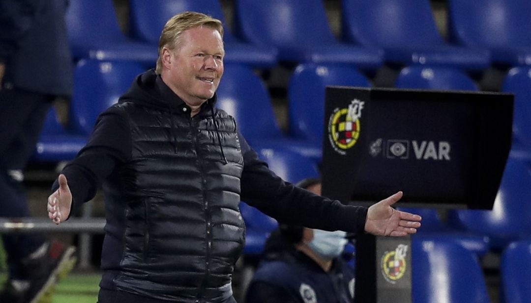 Ronald Koeman, durante el Clasico entre el FC Barcelona y el Real Madrid (1-3).