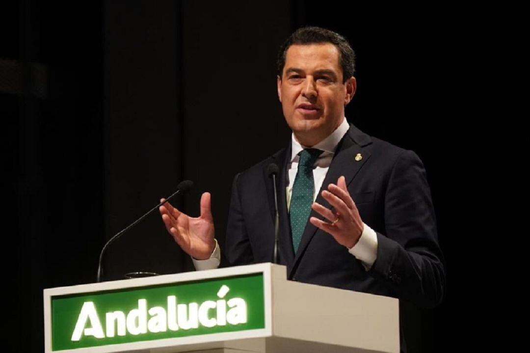 El presidente de la Junta, Juan Manuel Moreno Bonilla, durante su discurso con motivo del 28-F.