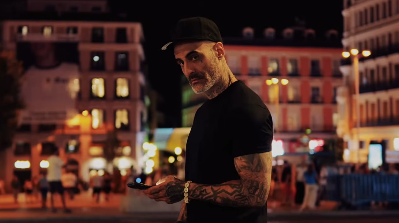 Imagen de Costa extraída de un videoclip de YouTube