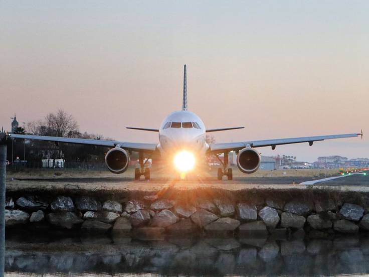 Avión preparado para despegar / Fuente: Cadena SER