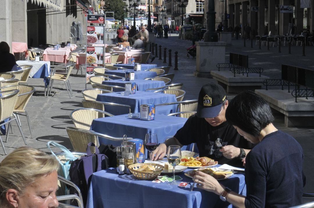 Bares y restaurantes no tendrán que abonar este año la tasa por ocupación de vía pública con sus terrazas