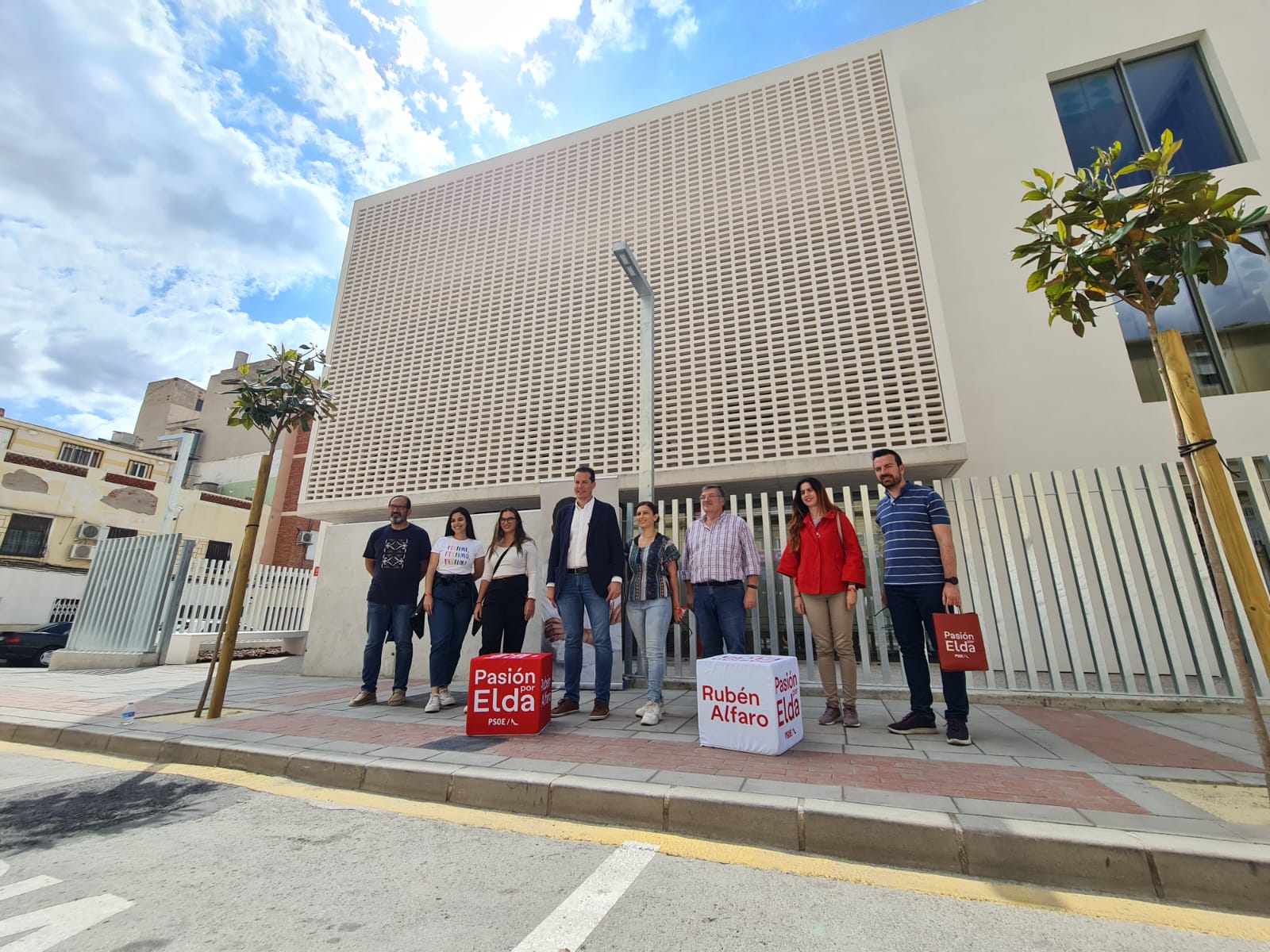 Alfaro junto a la candidatura en el barrio Virgen de la Cabeza de Elda