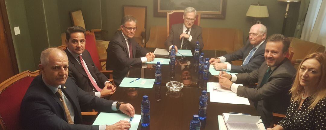 Reunión entre el fiscal Superior y los decanos de los colegios de abogados