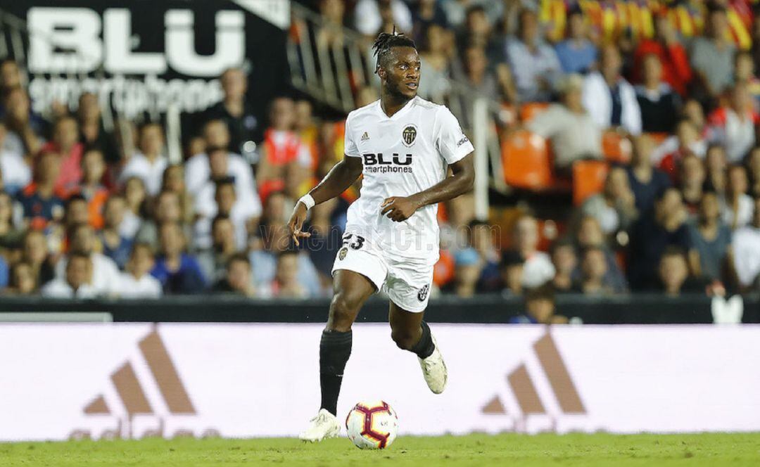 Batshuayi, en un partido con el Valencia.