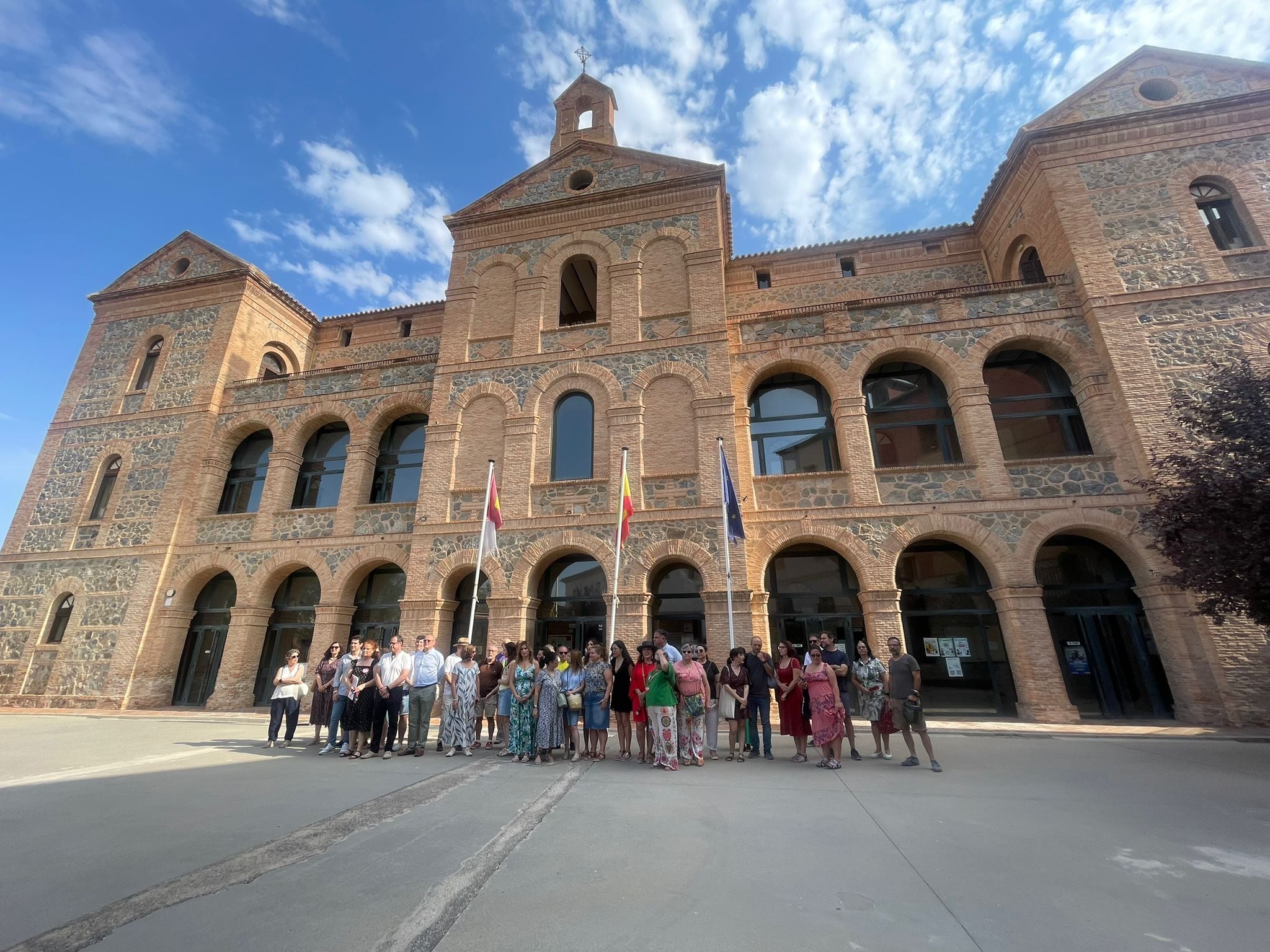 Los estudiantes de la Escuela Oficial de Idiomas de Toledo se manifiestan contra los "recortes" de la Junta